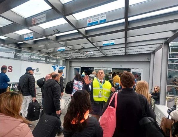 The airport administration emphasized the importance of effective response to threats. The airport administration emphasized the importance of effective response to threats.