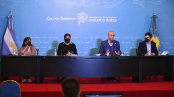 Teresa García, Carlos Bianco, Daniel Gollán y Nicolás Kreplak presentaron el nuevo sistems de resgistro de casos Covid-19.
