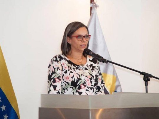 Indira Alfonzo, presidenta del Comité Nacional Electoral, oficializó el llamado a elecciones legislativas para el 6 de diciembre.