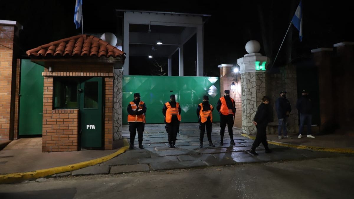 Alberto Fernández y Sergio Massa definen el reemplazo de Guzmán y se retrasan los anuncios