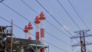 La coordinación entre distribuidoras eléctricas busca evitar que los eventos climáticos extremos, que ya impactan simultáneamente en gas, transporte y electricidad, se traduzcan en interrupciones prolongadas del servicio. La coordinación entre distribuidoras eléctricas busca evitar que los eventos climáticos extremos, que ya impactan simultáneamente en gas, transporte y electricidad, se traduzcan en interrupciones prolongadas del servicio.