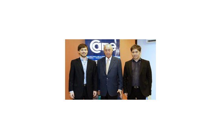ámbito.com | Kicillof y Costa se trasladaron a la sede de CAME para compartir un almuerzo con sus autoridades.