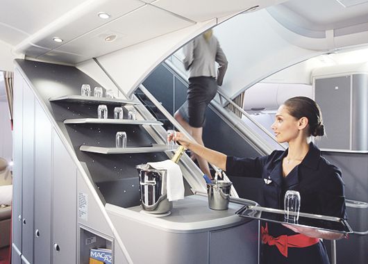 Confort, los últimos adelantos tecnológicos y mucho espacio están a disposición del pasajero dentro de este gigante del aire de origen francés.