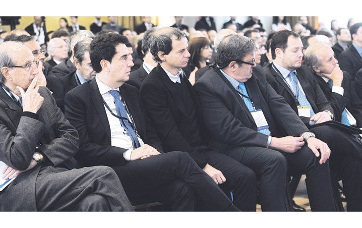 En primera fila. El presidente del Banco Nación, Carlos Melconian, formó parte del auditorio que escuchó exposiciones y se sentó junto al vicepresidente del organismo monetario, Lucas Llach, y el director Demián Reidel.