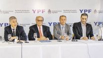 Lanzamiento. Pablo González y José De Mendiguren encabezaron los anuncios de ayer en Neuquén.