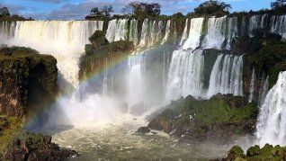 Las Cataratas del Iguazú se destacan entre los destinos más demandados para el próximo fin de semana largo. Las Cataratas del Iguazú se destacan entre los destinos más demandados para el próximo fin de semana largo.