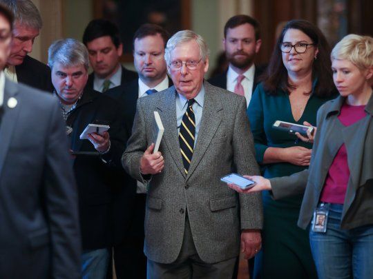 El jefe de la mayor&iacute;a republicana en el Senado, Mitch McConnell, quiere resolver en d&iacute;as el juicio contra Donald Trump.