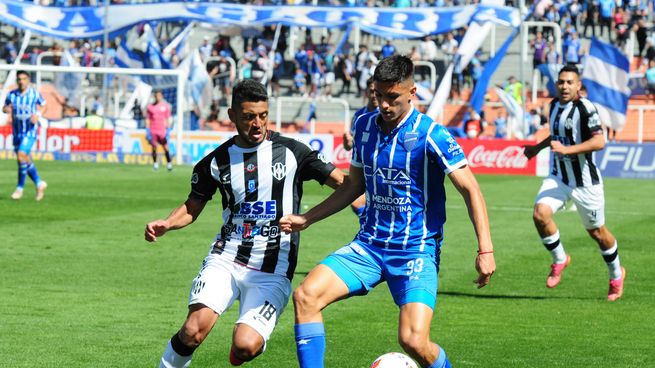Godoy Cruz y Central Córdoba igualaron en Mendoza.