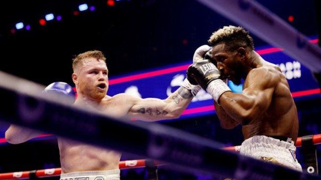 Canelo volvió a ganar y ya piensa en Crawford