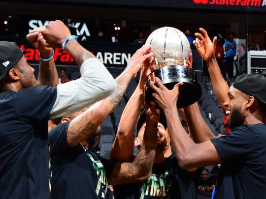 milwauke campeon este.jpg