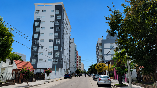 Catamarca entre Formosa y Almafuerte, una parte del barrio Chauvín que sumó varios edificios en los últimos tiempos