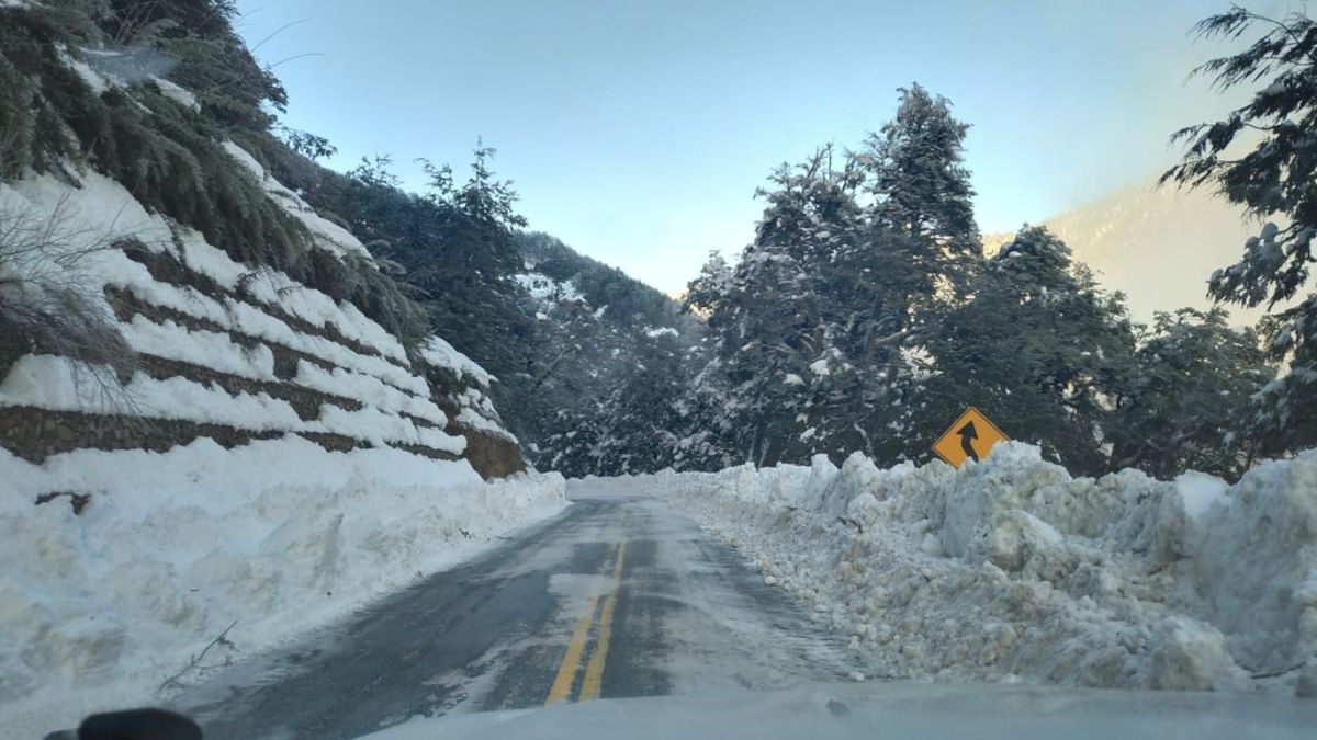 La Ruta 40 permanece cortada y advierten por nuevos derrumbes de rocas