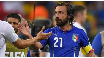 Andrea Pirlo dejará de jugar al fútbol profesional a fin de año.