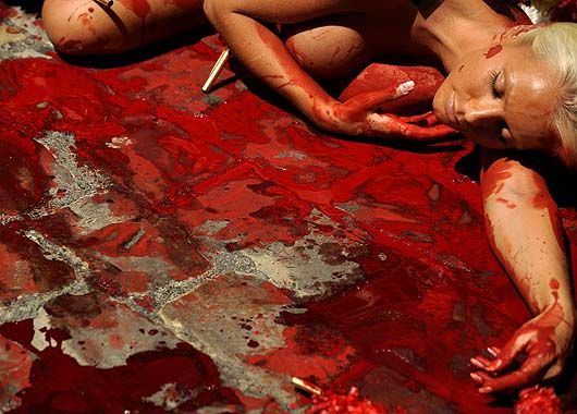 Una joven rubia se sumó al pedido del fin de las corridas de toros