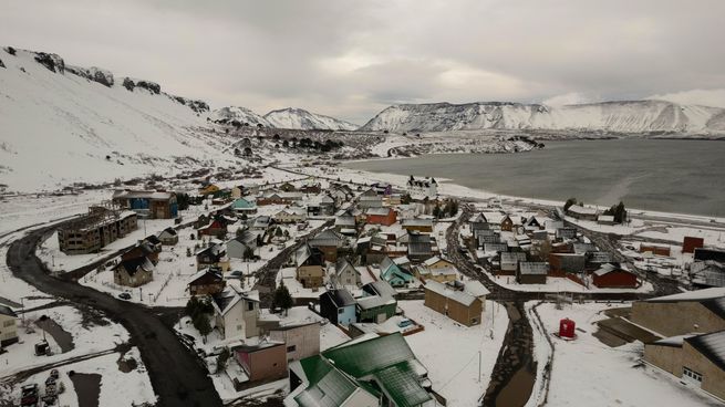 Caviahue-Copahue, pueblo de menos de mil habitantes en el límite con la Cordillera de los Andes.