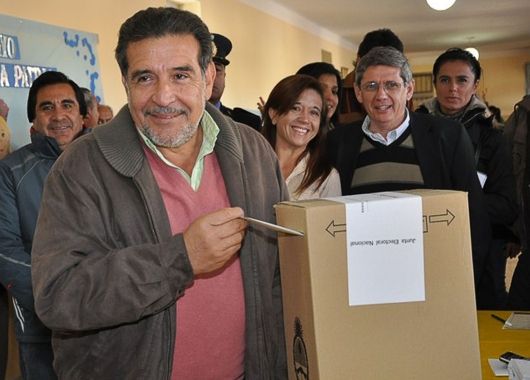 La Rioja: El peronista Luis Beder Herrera fue reelegido el 29 de mayo.