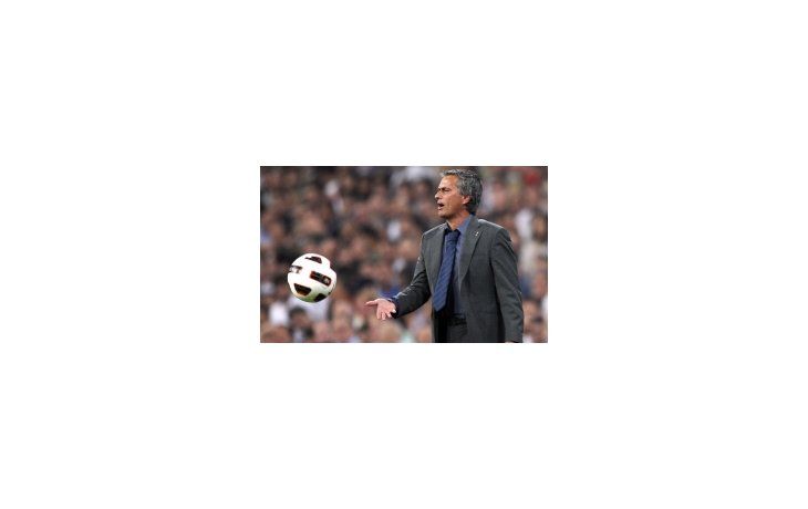 El entrenador de Real Madrid, José Mourinho, due suspendido por la UEFA.