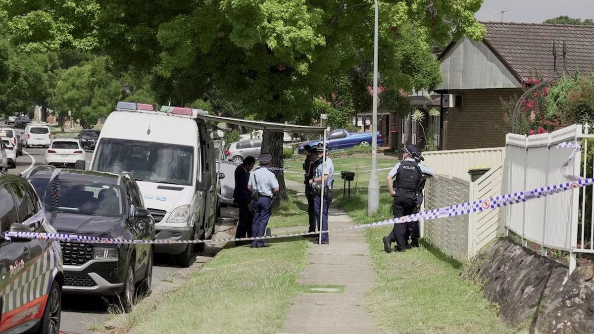 Ataque en Australia: la policía encontró explosivos y banderas de ISIS en un auto vinculado a un atacante de Bondi Beach Ataque en Australia: la policía encontró explosivos y banderas de ISIS en un auto vinculado a un atacante de Bondi Beach