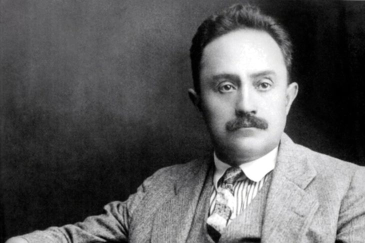 Nace en 1882, en la ciudad de Oaxaca, José Vasconcelos, maestro de la juventud de América. Nace en 1882, en la ciudad de Oaxaca, José Vasconcelos, maestro de la juventud de América.