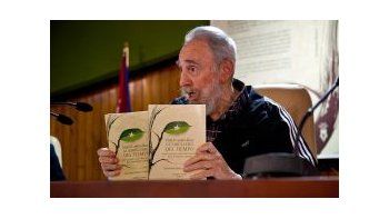 El libro, que lleva por título “Fidel Castro Ruz: guerrillero del tiempo”, es el resultado de conversaciones que Castro mantuvo con la escritora y periodista Katiuska Blanco.