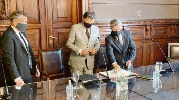Sin feria. La Cámara Nacional Electoral que integran Santiago Corcuera, Alberto Dalla Vía y Daniel Bejas envió al Ministerio de Salud un oficio en su carácter de máxima autoridad de contralor de las elecciones.&nbsp;