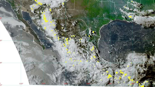 La cuarta onda tropical generará lluvias torrenciales en todo México.