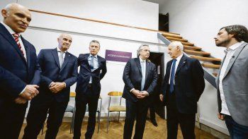 previa. Los seis candidatos minutos antes del comienzo del debate.