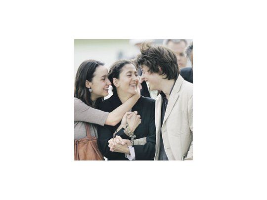 Ingrid Betancourt vivió ayer el momento que soñó por más de seis años: el reencuentro con sus hijos Melanie y Lorenzo. Las palabras de los tres, que insistieron en recordar a quienes permanecen en cautiverio, sorprendieron gratamente por su equilibrio.