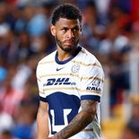 José Luis Caicedo fue el blanco de las criticas y marcado como el responsable del empate de Pumas ante Querétaro. Fue abucheado y decidió tomar una decisión. José Luis Caicedo fue el blanco de las criticas y marcado como el responsable del empate de Pumas ante Querétaro. Fue abucheado y decidió tomar una decisión.