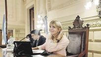 Alivio. La vicegobernadora Alejandra Rodenas encabezó la sesión que terminó por darle un respiro al Gobierno del peronista Omar Perotti.