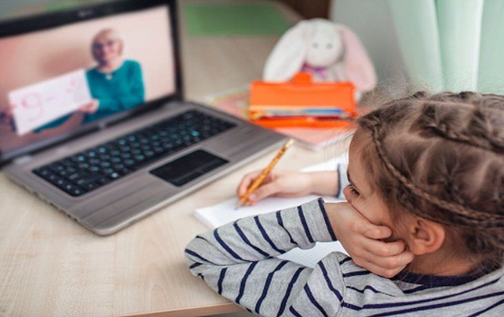 ámbito.com | De la mano de la escalada de contagios, buena parte de las provincias sostienen su apuesta a a la enseñanza remota esta semana.