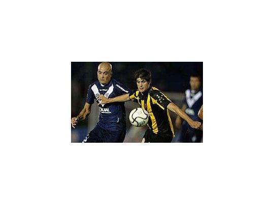 Vélez se fue de Uruguay sin victorias y ya piensa en la Copa Libertadores.