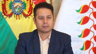 Edmand Lara se distancia cada vez más de Rodrigo Paz. Edmand Lara se distancia cada vez más de Rodrigo Paz.