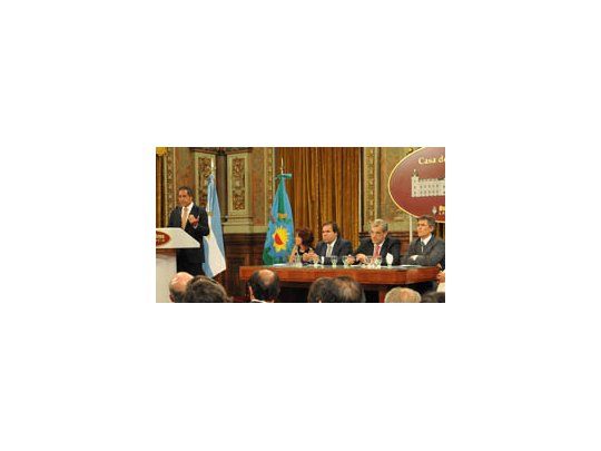 El Gobernador Daniel Scioli, durante la presentación del Plan Ganadero Provincial.