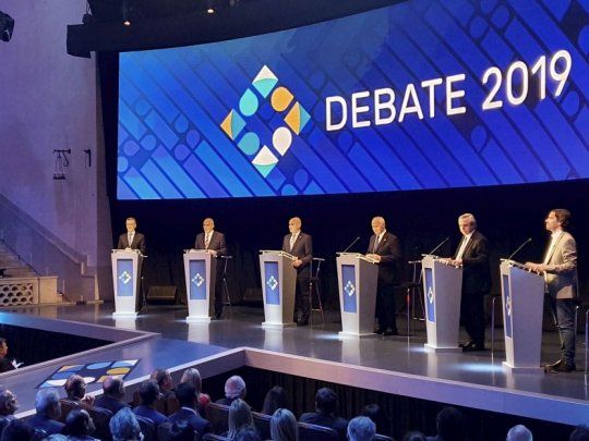 DEBATE NUEVA 3.jpg