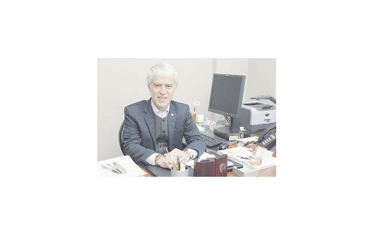 ámbito.com | Ricardo Sáenz  formalizó ayer sus sospecha de que el fiscal Nisman fue asesinado. Ahora la palabra final será de la Cámara del Crimen, que todavía debe escuchar a la junta interdisciplinaria.