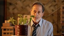 Guillermo Francella como el encargado Eliseo Basurto, en la miniserie de Disney/Star.