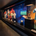 La empresa argentina Mude lleva 25 años desarrollando museos y experiencias inmersivas en distintos países, con proyectos que abarcan desde grandes clubes de fútbol hasta instituciones históricas y culturales.