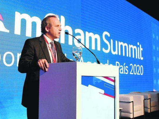 Propuesta. El titular de la AmCham, Roberto Alexander, sostuvo que hay que trabajar en una plataforma más sólida que nos permita crecer.