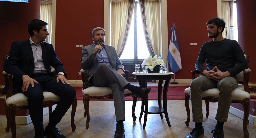 Michetti y Frigerio reunieron a la Juventud PRO para delinear la campaña (foto 1)