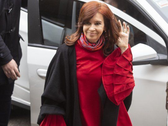 Cristina de Kirchner ingresa a los tribunales de Comodoro Py