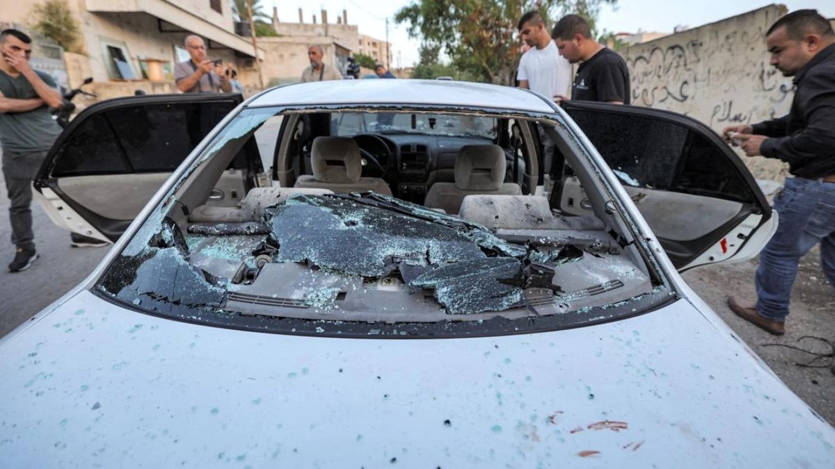 three Palestinians killed and 10 wounded in clashes with Israeli soldiers