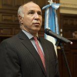 El Juez analizó la actualidad política del país. El Juez analizó la actualidad política del país.