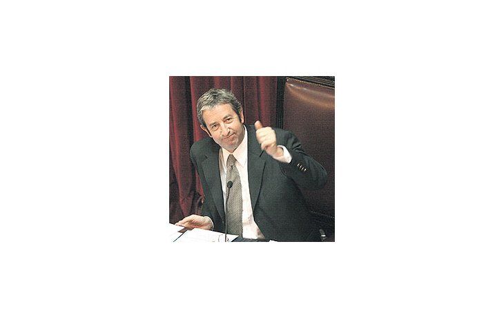 ámbito.com | Julio Cobosestará el 18el 19 en SantaFe junto algobernadorHermes Binner.El vicepresidentesemostrará condirigentes delcampo y conempresarios.