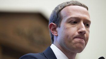Mark Zuckerberg declaró ante un jurado en California durante el proceso en el que Meta y YouTube fueron responsabilizadas por los daños sufridos por una joven que usó redes sociales siendo menor.
