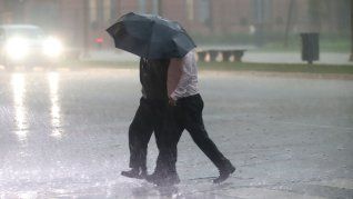 El SMN emitió alertas por tormentas fuertes y granizo que afectan a diez provincias del país. El SMN emitió alertas por tormentas fuertes y granizo que afectan a diez provincias del país.