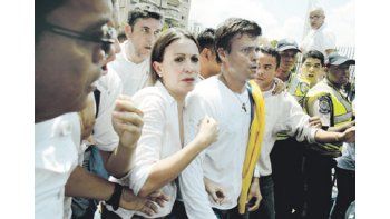 ámbito.com | Las manifestaciones convocadas por Leopoldo López y María Corina Machado en febrero pasado, y llamadas “La Salida”, no fueron respaldadas por el pleno de la MUD.