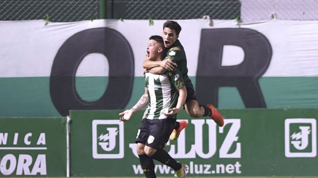 Banfield lo ganó en el final y sigue vivo en la pelea por la Sudamericana.