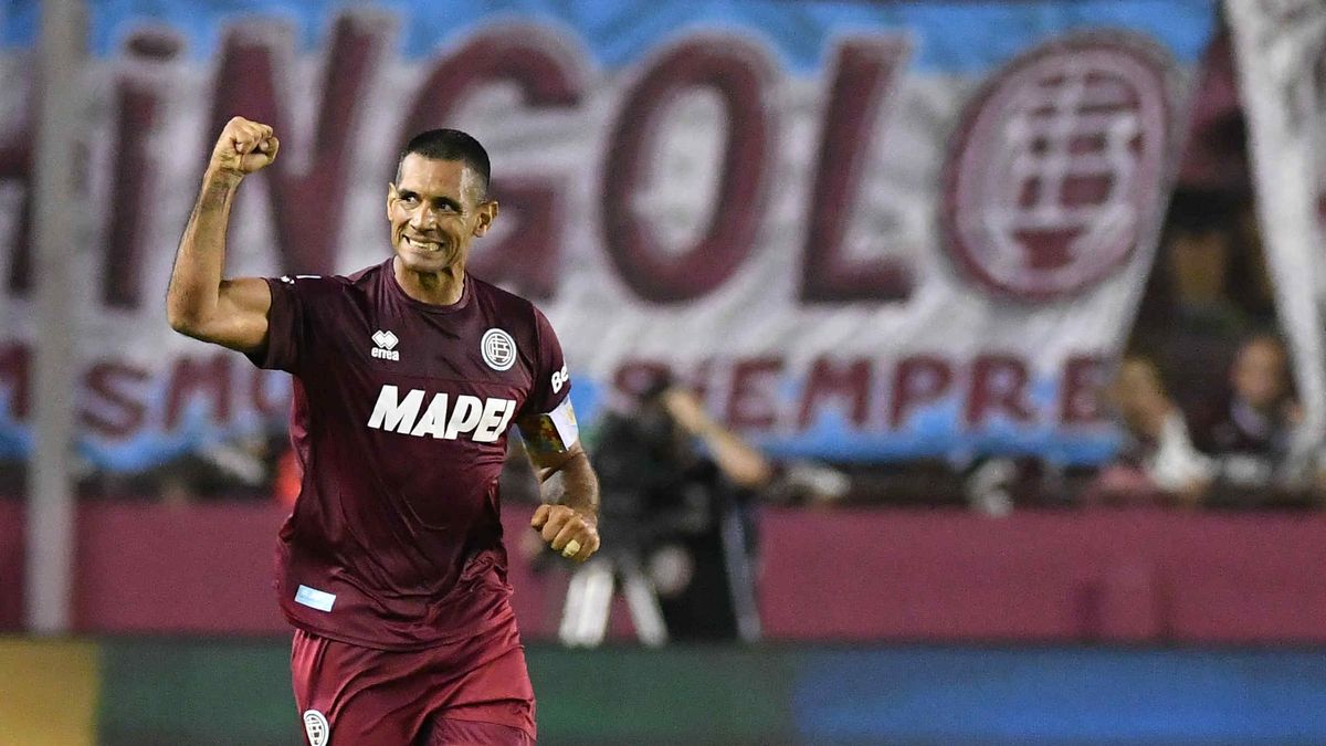 Lanús endured and won thanks to his scorers