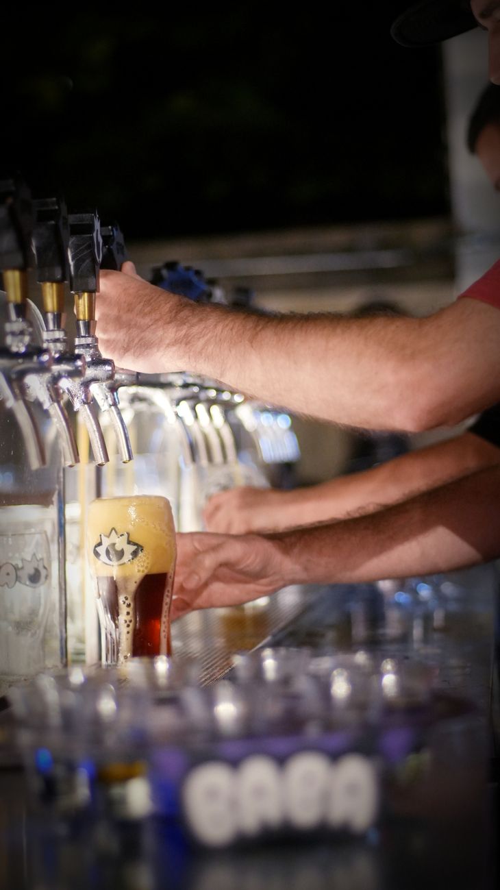 Amplia variedad de cervezas en BABA House. Amplia variedad de cervezas en BABA House.